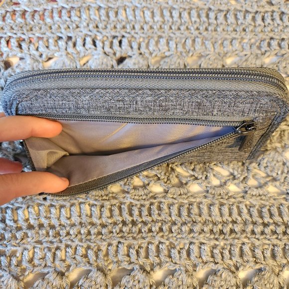 LUG Shuffle - Gray Wallet - Picture 2 of 4
